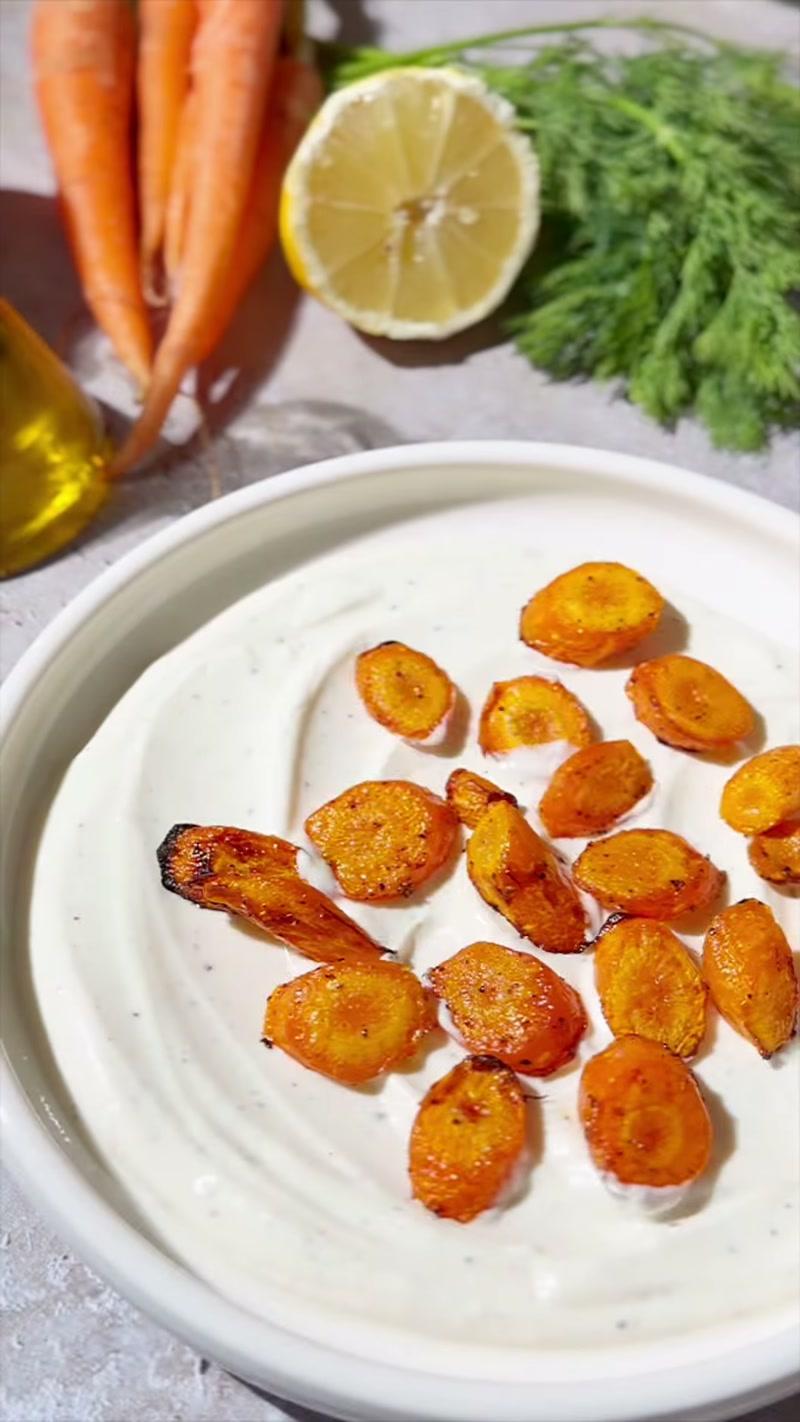 Crispy Tahini Chickpeas with Yogurt & Roasted Carrots
