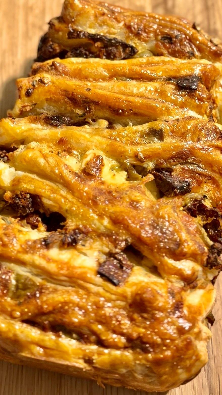 Mediterranean pull-apart puff pastry loaf